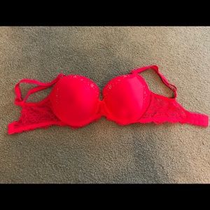 Victoria’s Secret bra 32DDD
